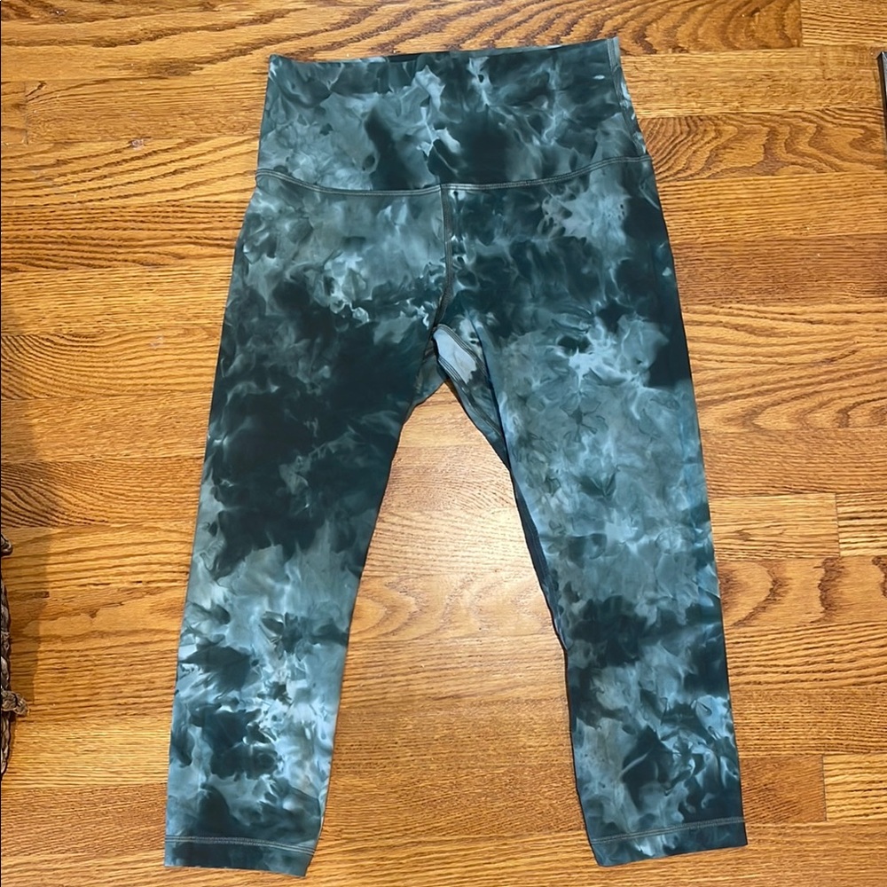 lululemon Align™ High-Rise Crop 21" - Size 8